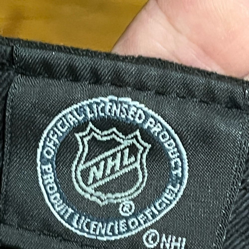 NHL penguins cap black with mascot emblem - Picture 5 of 8
